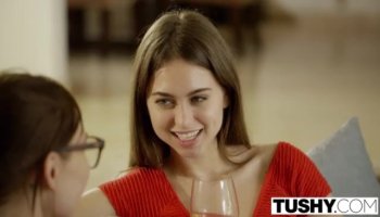 hombre masturba a mujer